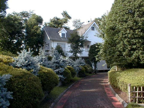 ����s���O���[���Z���^�[