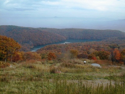 岩手山(2039m)が正面に見えます。