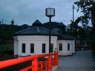 $Bc466$N$*^/Mn$J!!8x=0%H%$%l(B